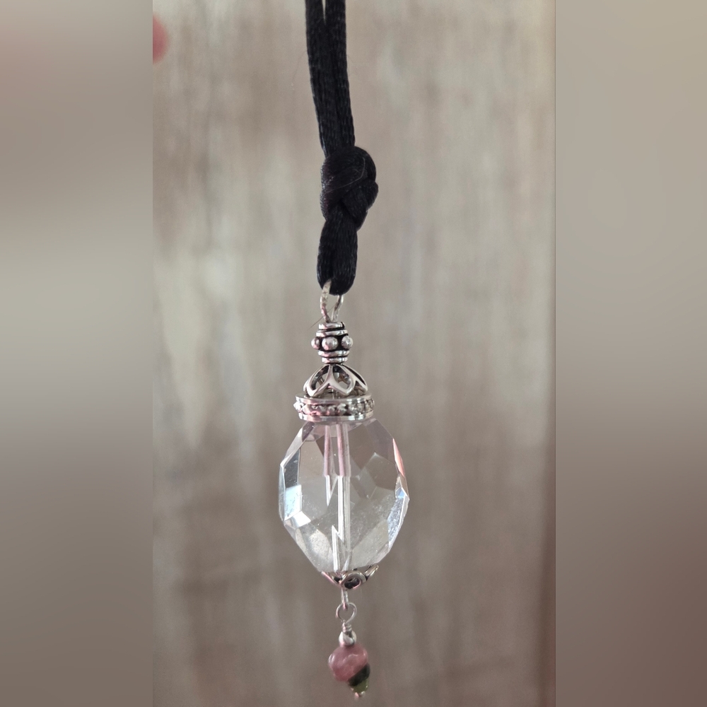 Elegant Quartz Crystal Pendant Necklace